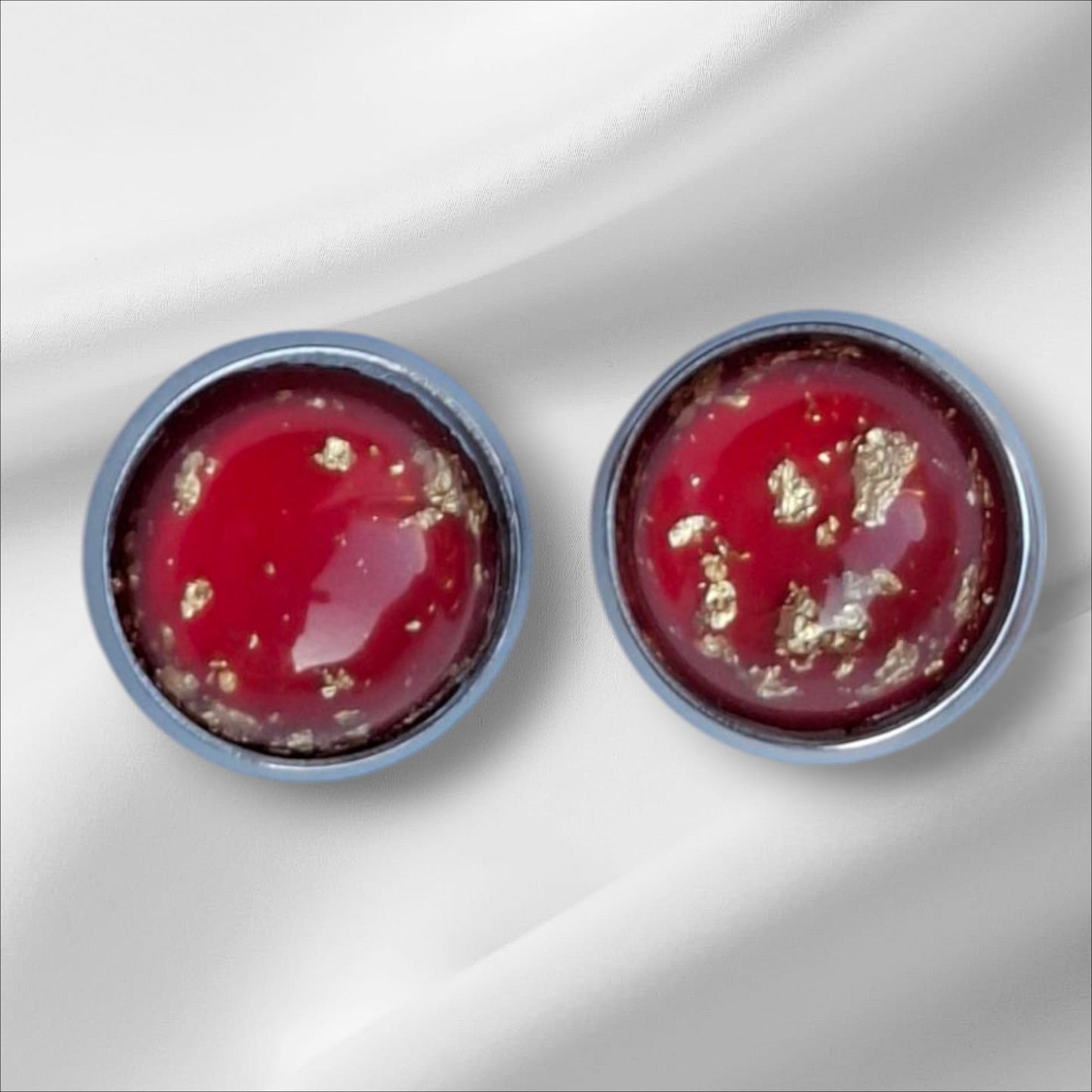 Cabochon Ohrstecker mit Goldflocken 12mm