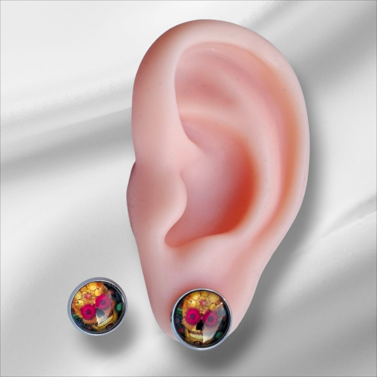 Cabochon Ohrstecker Totenkopf 12mm