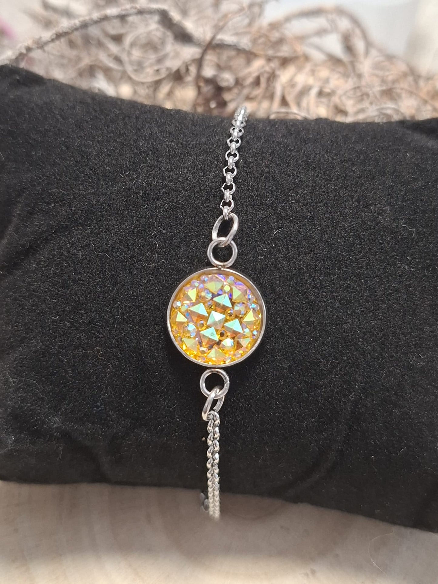 verschiedene Cabochon Armbänder und Armreifen