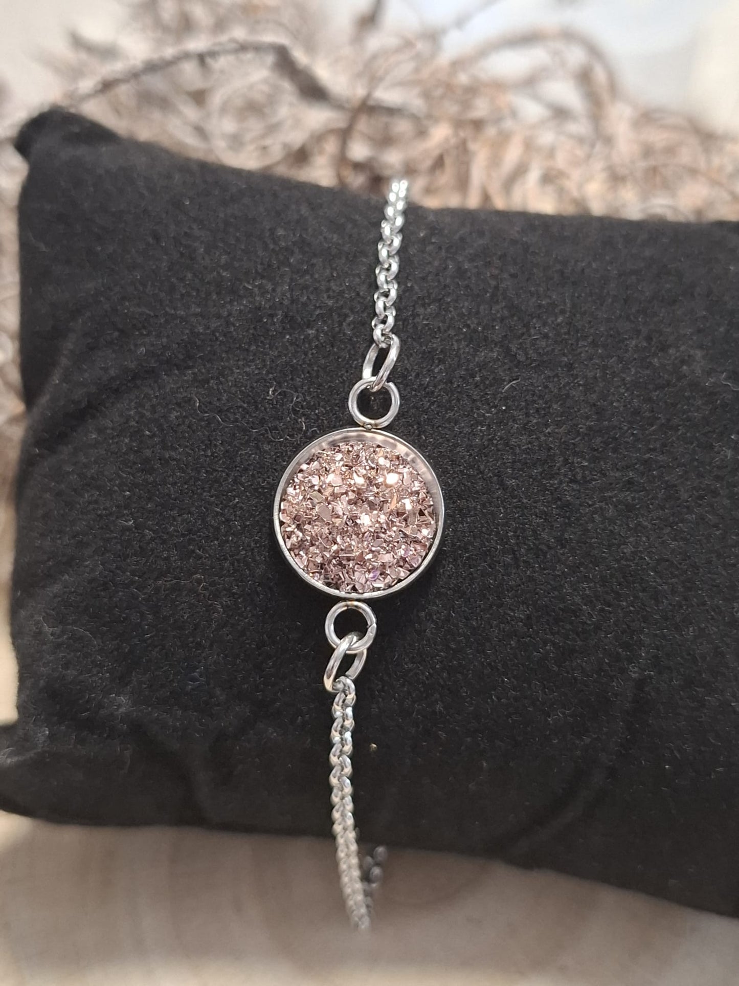 verschiedene Cabochon Armbänder und Armreifen