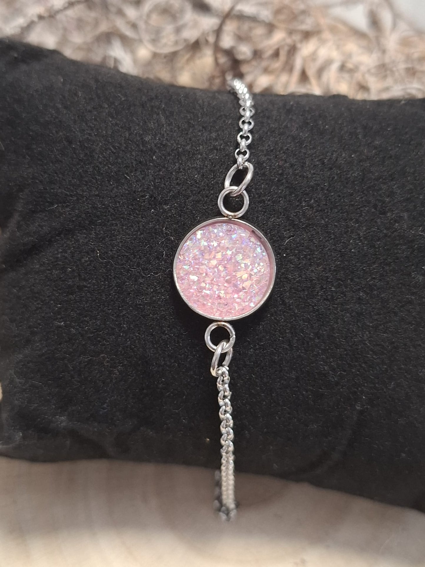 verschiedene Cabochon Armbänder und Armreifen