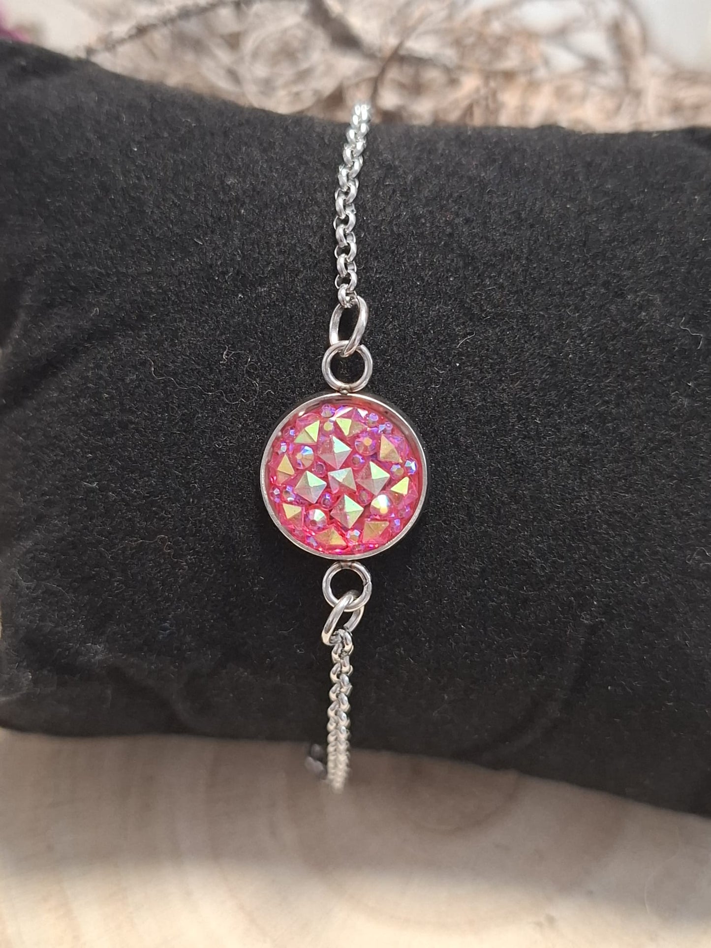 verschiedene Cabochon Armbänder und Armreifen