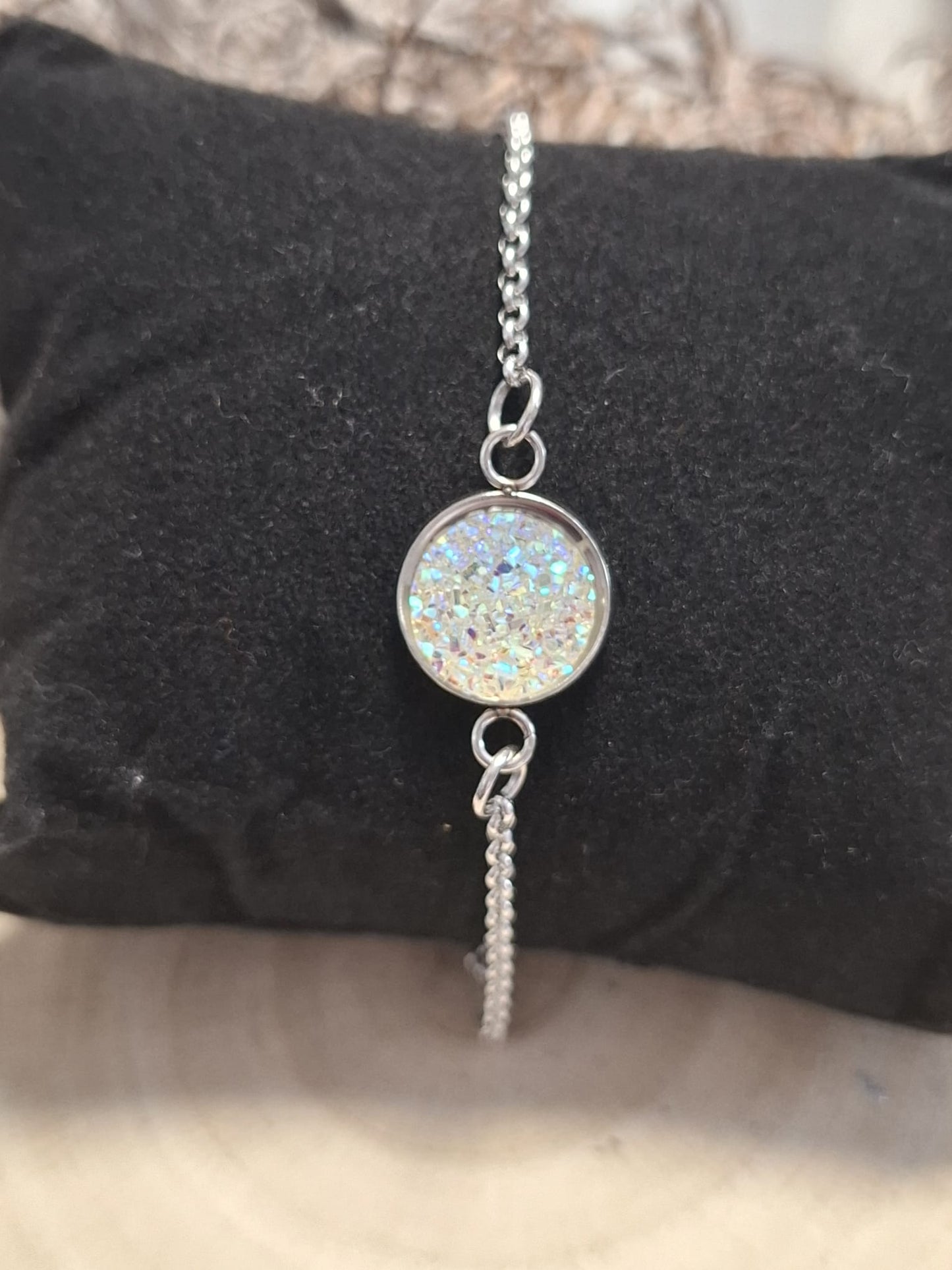 verschiedene Cabochon Armbänder und Armreifen