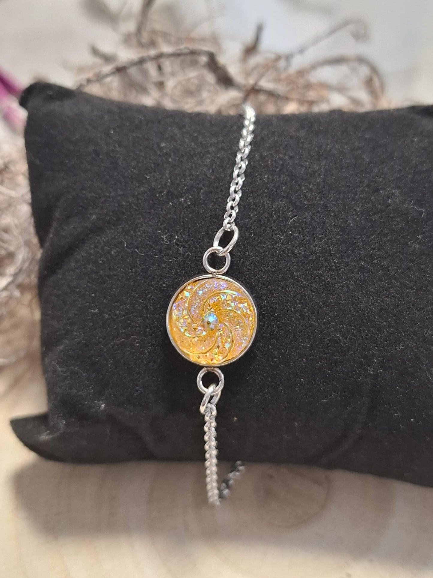 verschiedene Cabochon Armbänder und Armreifen