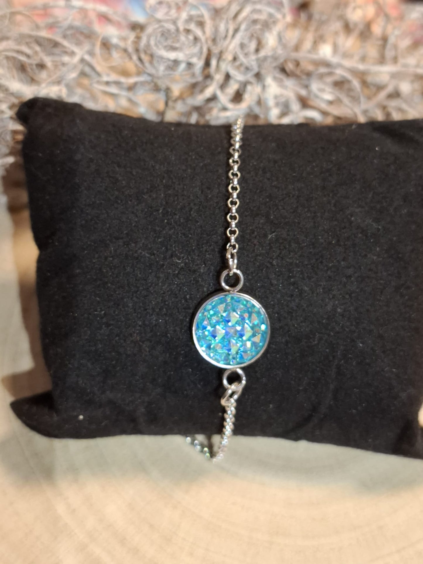 verschiedene Cabochon Armbänder und Armreifen