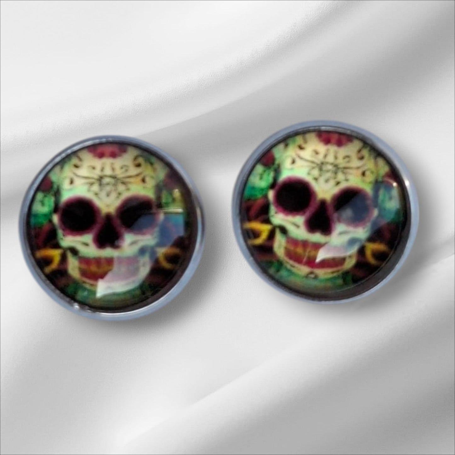 Cabochon Ohrstecker Totenkopf 12mm