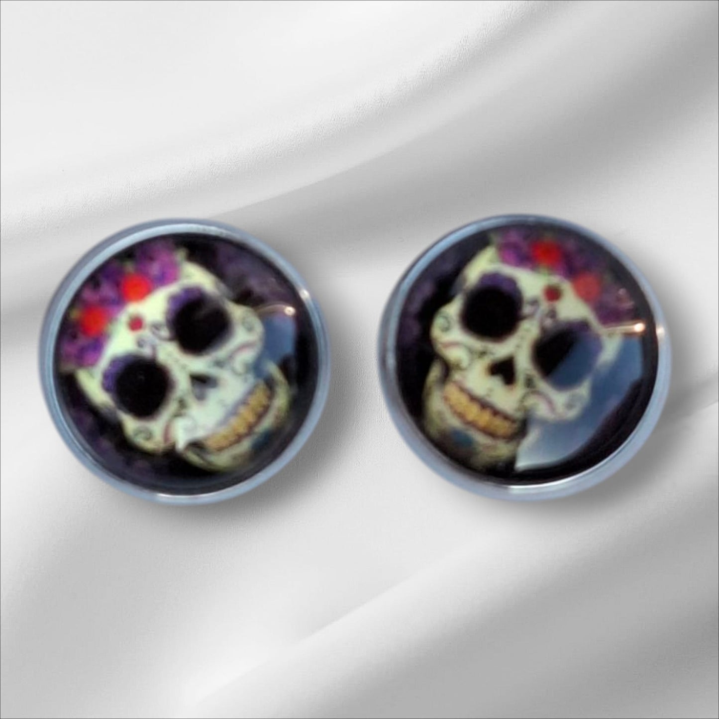 Cabochon Ohrstecker Totenkopf 12mm