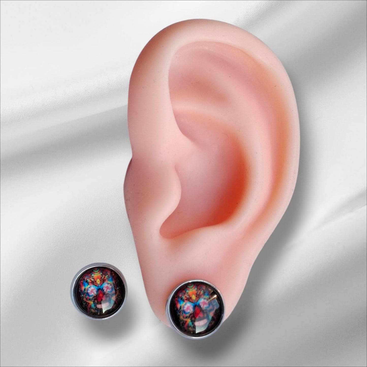 Cabochon Ohrstecker Totenkopf 12mm