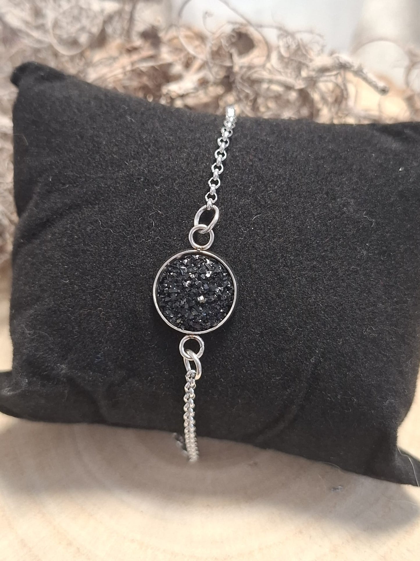 verschiedene Cabochon Armbänder und Armreifen