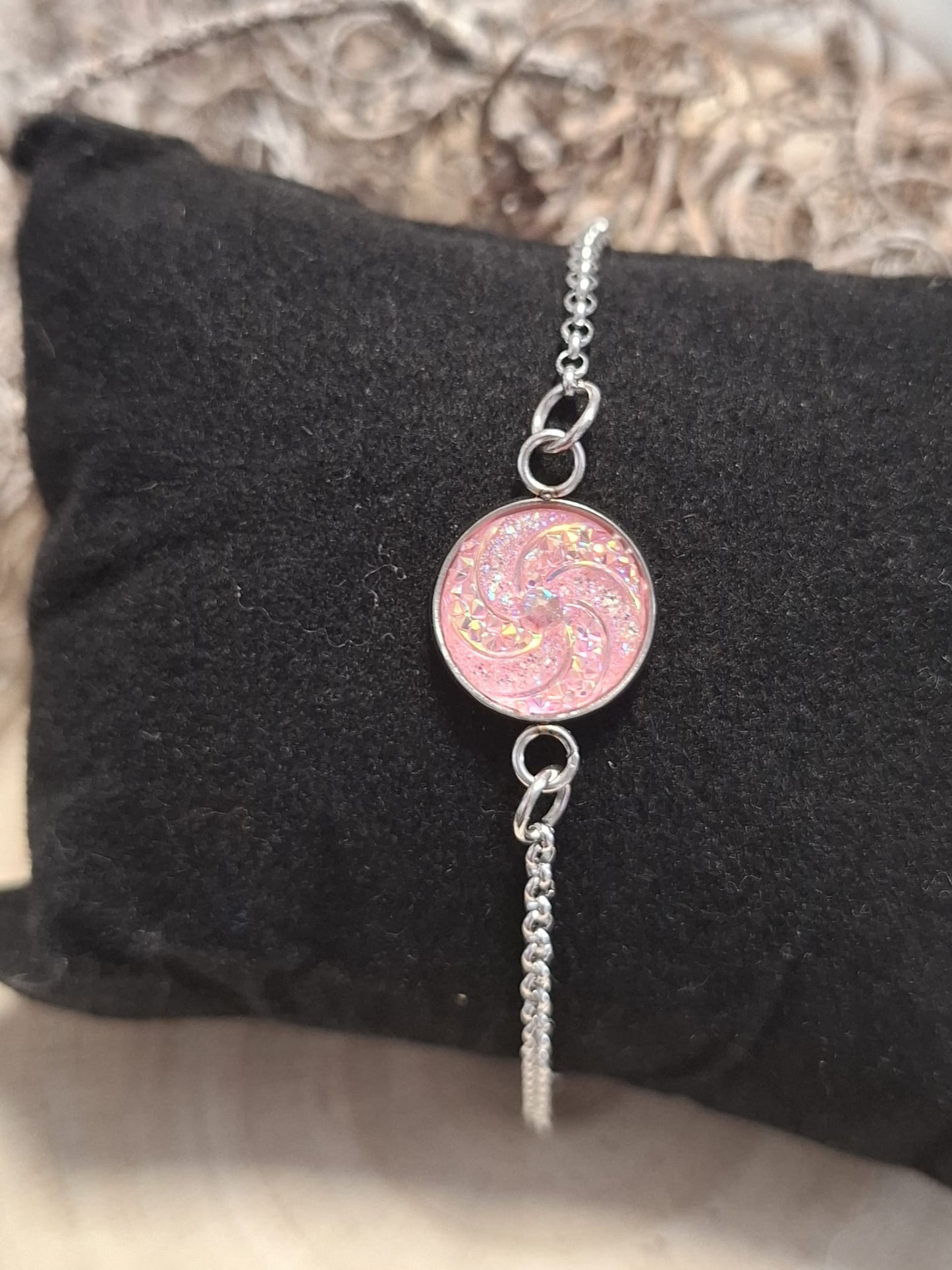 verschiedene Cabochon Armbänder und Armreifen